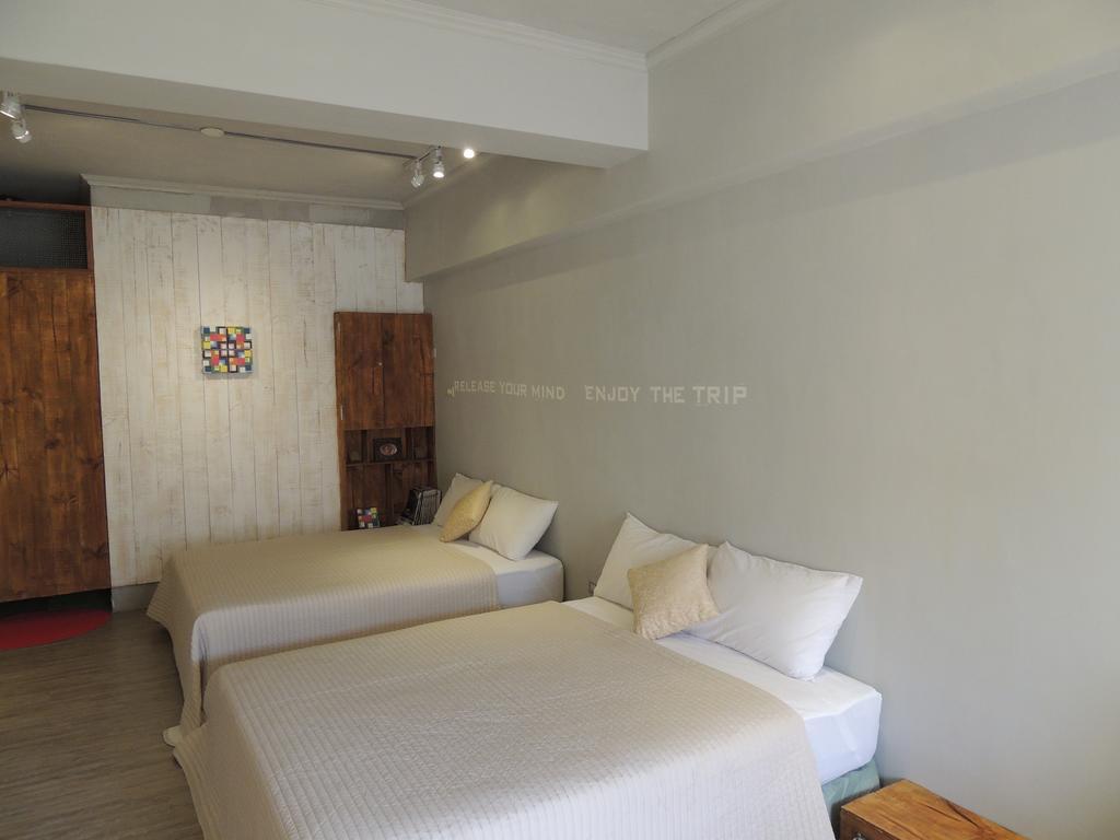 نانوان The Moment, The Ocean B & B الغرفة الصورة